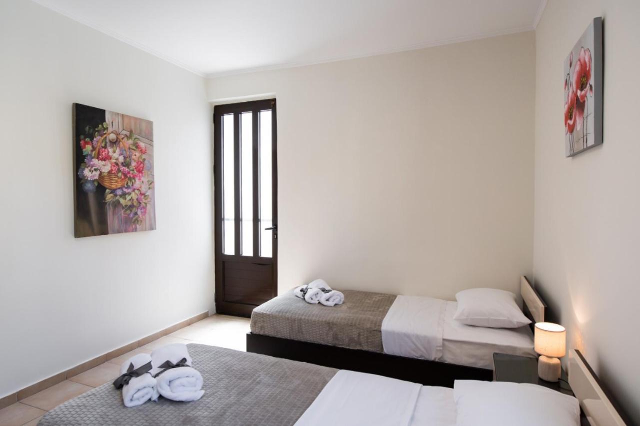 Вилла Irinis House Komilion Экстерьер фото
